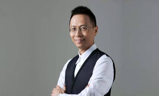 老师掀开超短裙让我挺进视频